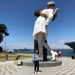 Meet your Posher, Divine